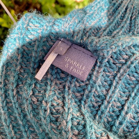 Urban Outfitters Chunky Knit Open-Back Sweater - Picture 6 of 7